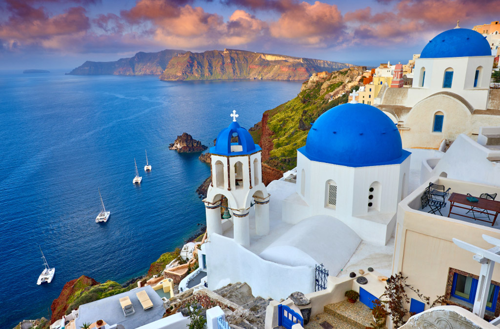 Top Romantic Getaways in the Greek Islands