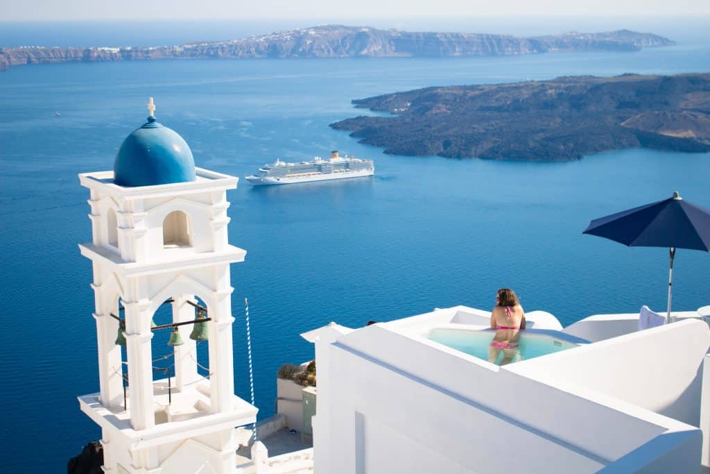 Top Romantic Getaways in the Greek Islands